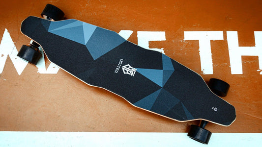 entry level electric skateboard with 2 removable batteries