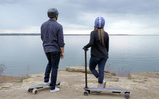 Uditer electric skateboard are designed with a removable handlebar.