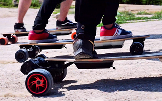 Belt Drive vs. Hub Drive Electric Skateboards: Choosing the Right One for Your Riding Style